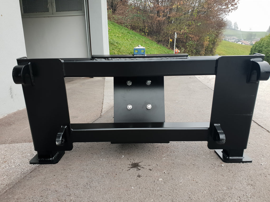 Spaccalegna modello LM 1.100cm³ (65 kW) con cono ø260x500 mm con attacco Euro per trattore o caricatore.