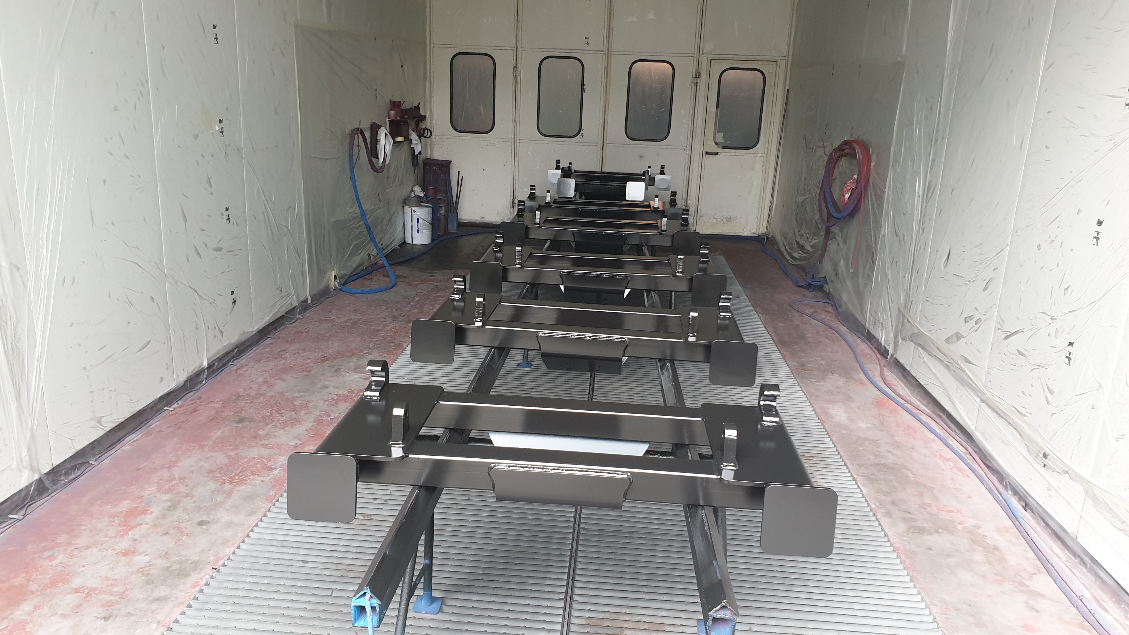 Spaccalegna modello LM 800cm³ (45 kW) con cono ø230x460 mm con attacco Euro per trattore o caricatore.