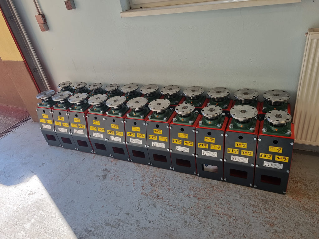 Kegelspalter LM Modell 800 cm³ (45 kW) Kegel ø260x500 mm