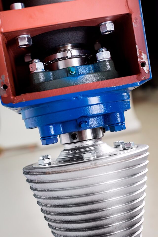 LM Model 1.100 ccm (65 kW), brez stožca