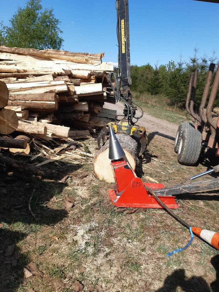 LM Model 800 ccm (45 kW) kegel ø230x460 mm za gozdarsko prikolico z konzolo