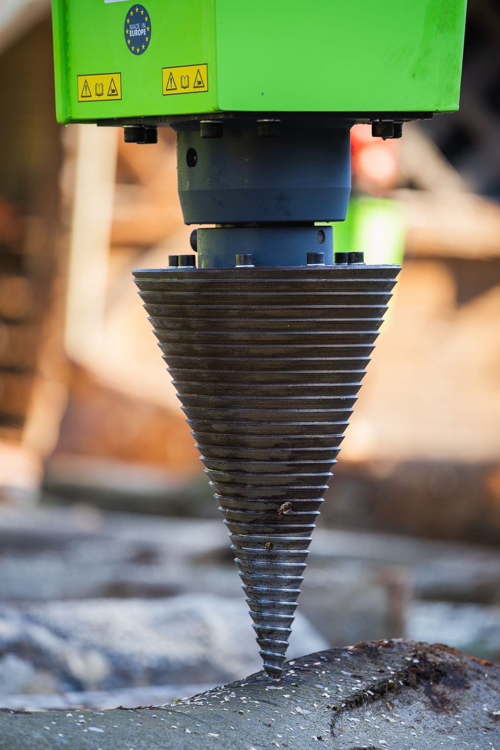 Model PRO4R 1.100 ccm (65kW) z reduktorjem in batnim hidravličnim motorjem kegel ø350x600 mm z europriklopom za traktor ali nakladalec