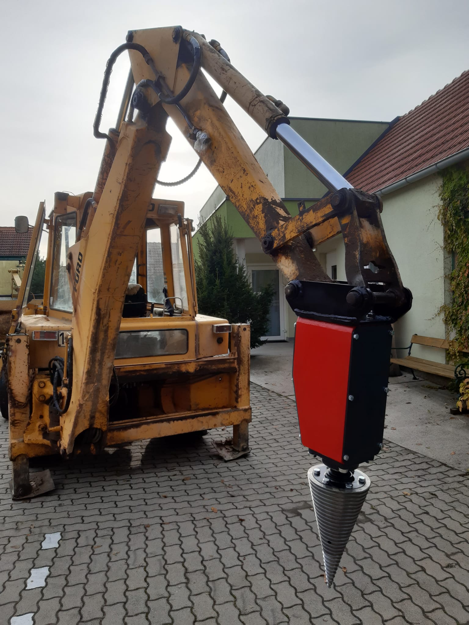 Spaccalegna modello LM 800cm³ (45 kW) con cono ø230x460 mm
