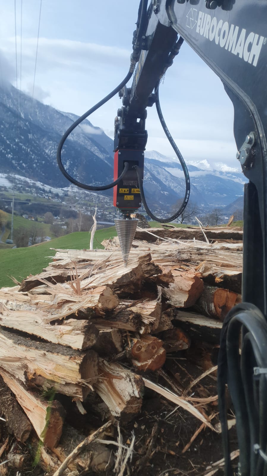 Kegelspalter LM Modell 800 cm³ (45 kW) Kegel ø260x500 mm