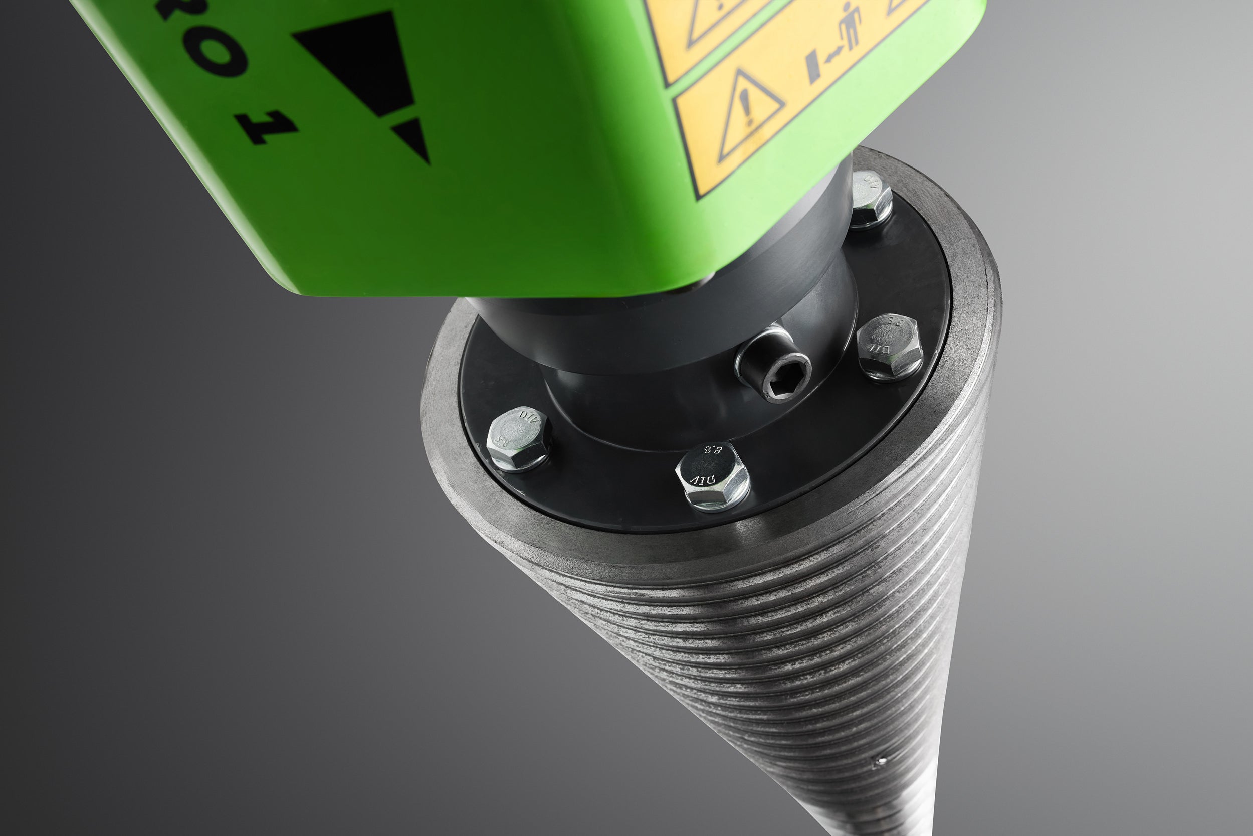 Model PRO1 800 ccm (45kW) kegel ø200 x400 mm z europriklopom za traktor ali nakladalec