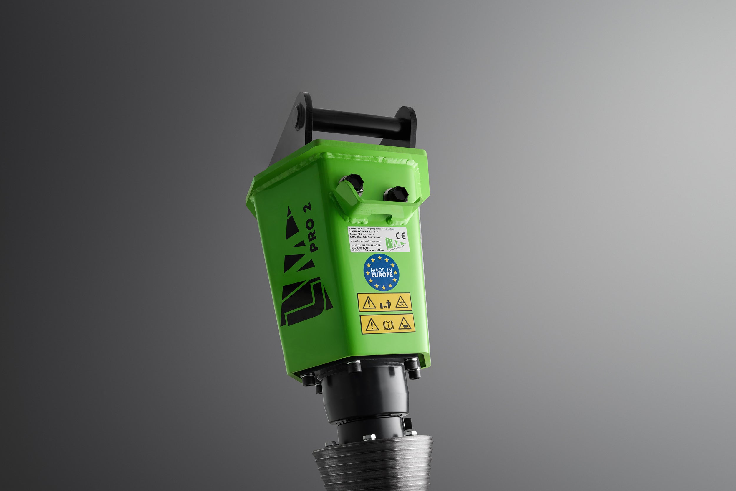 Model PRO2 1.100 ccm (65kW) z europriklopom za traktor ali nakladalec