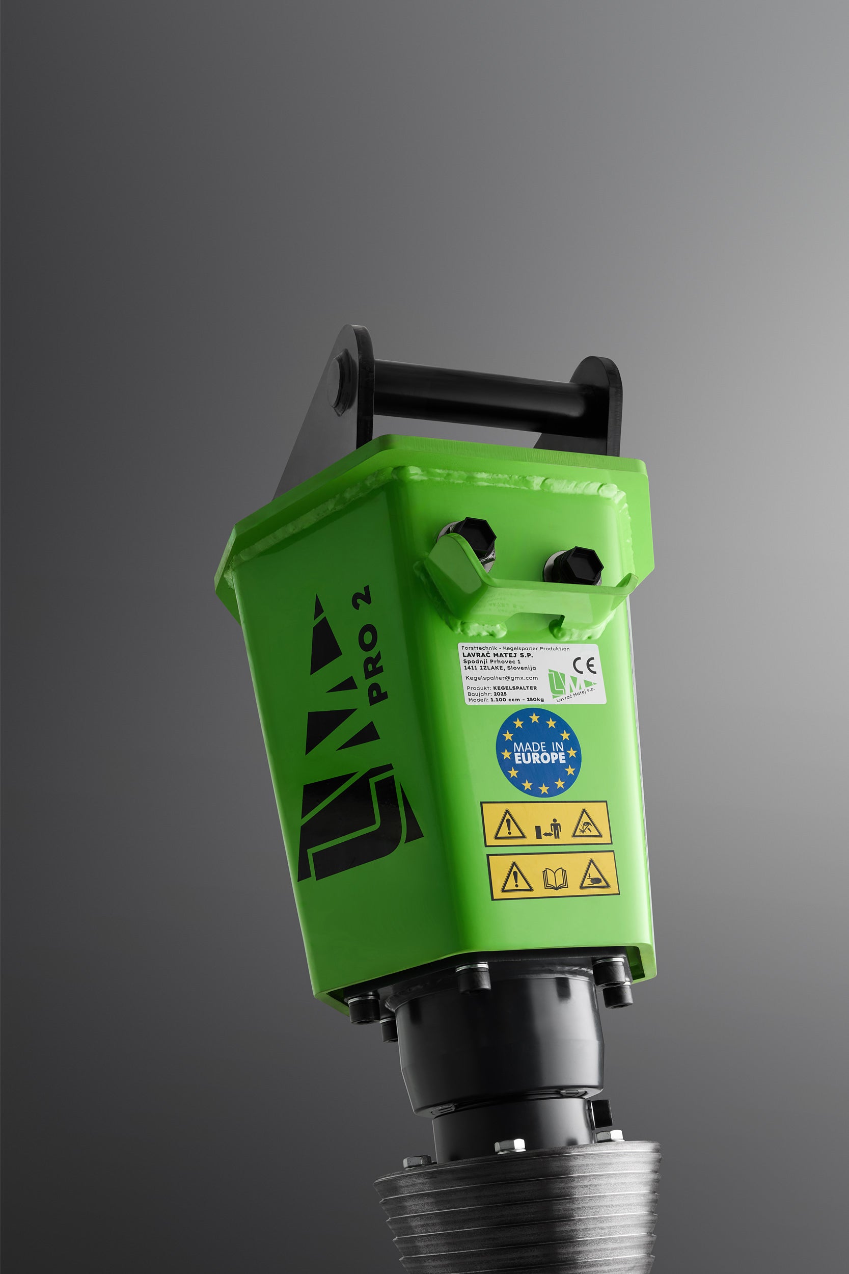 Model PRO2 1.100 ccm (65kW) z europriklopom za traktor ali nakladalec