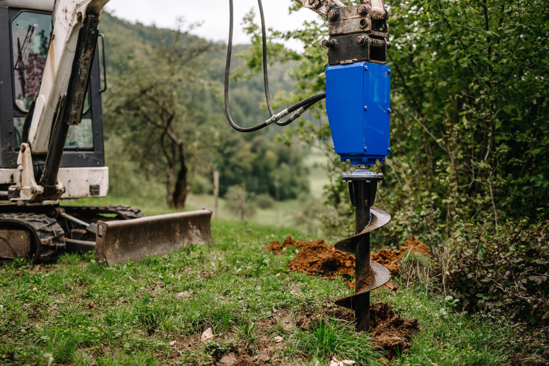 Modello LM 1.100 cm³ con trasmissione idraulica (65 kW), senza cono