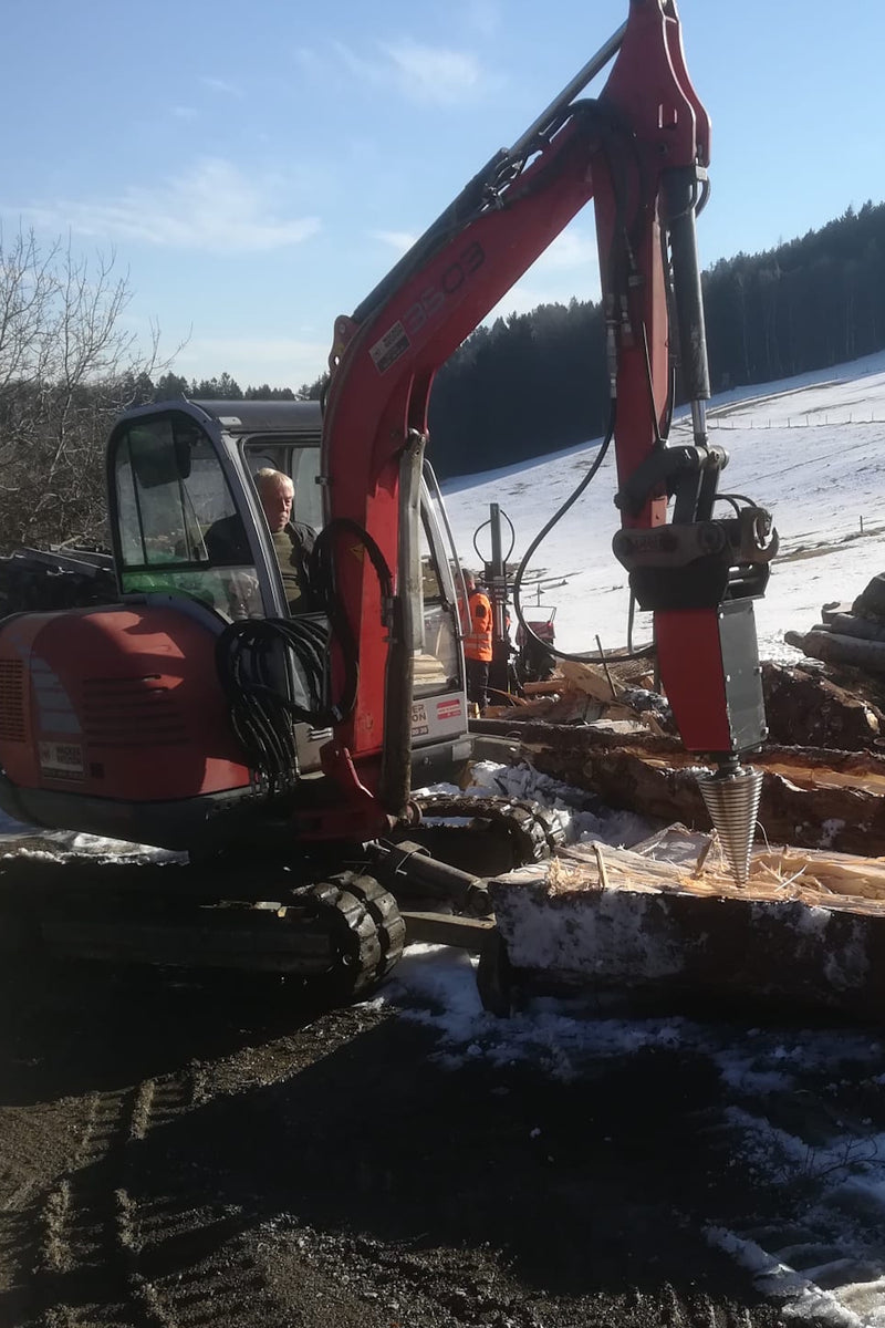 Kegelspalter LM Modell 800 cm³ (45 kW) Kegel ø260x500 mm