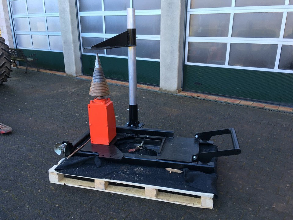 LM Model 800 ccm (45 kW) kegel ø230x460 mm za gozdarsko prikolico z konzolo