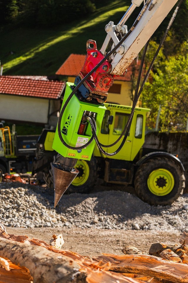 Model PRO4R 1.100 ccm (65kW) z reduktorjem in batnim hidravličnim motorjem kegel ø350x600 mm z europriklopom za traktor ali nakladalec